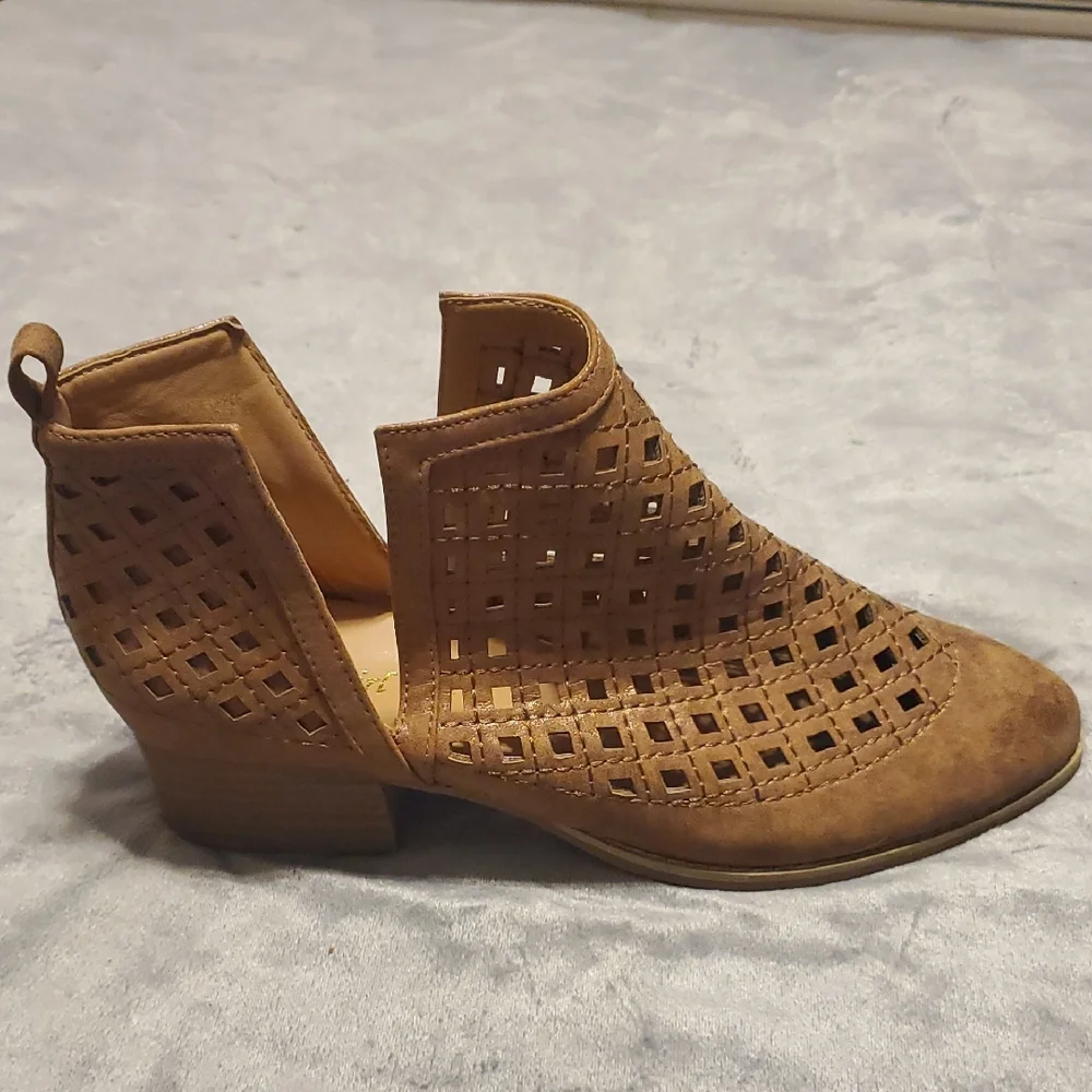 A Rider Girl Chic Bronze Women's Ankle Booties - Picture 12 of 14